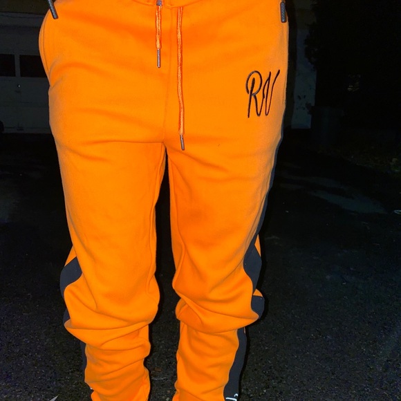 RinaVeli Sweatsuits 🤍 - Picture 5 of 5
